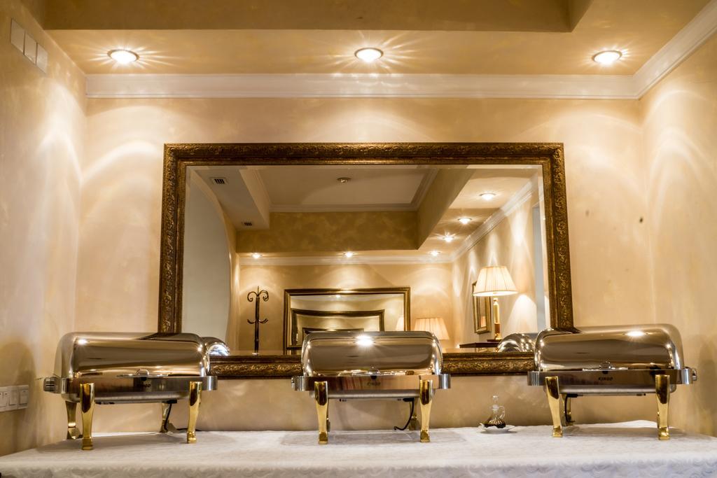 Ar Nuvo Hotel Karagandi Kültér fotó
