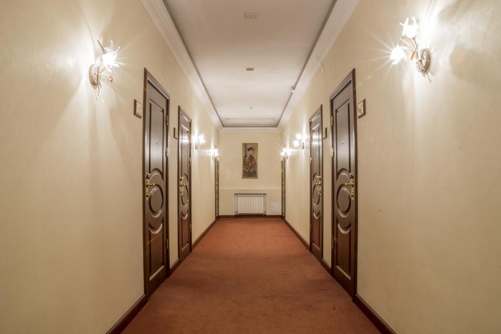 Ar Nuvo Hotel Karagandi Kültér fotó
